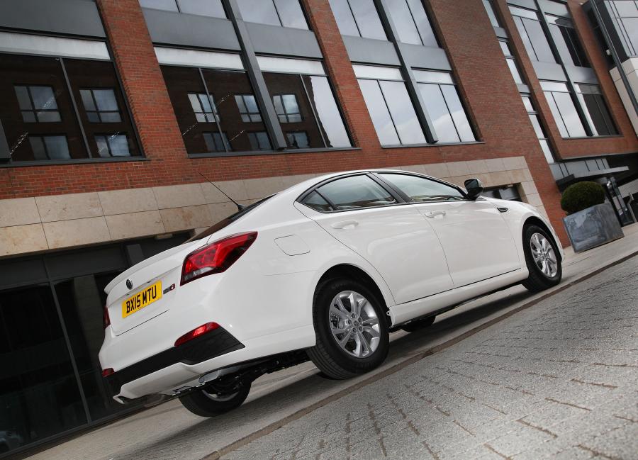  MG6 2015 года  (UK) (фото 4 из 9)